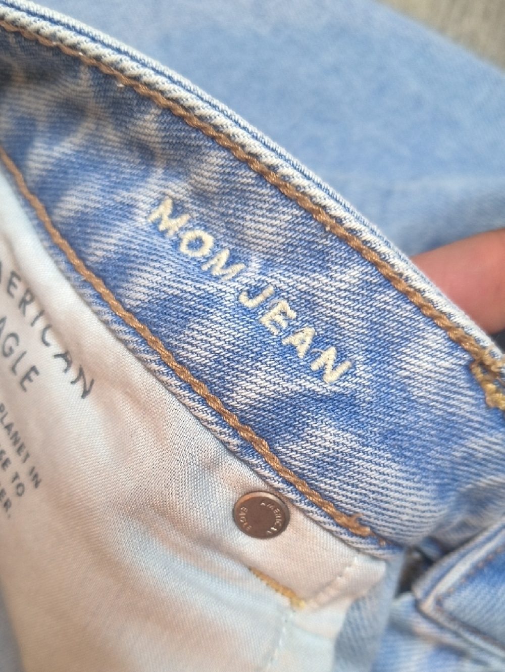 Mom Jean w/28" Inseam High Rise 🦅 American Eagle Denim Jeans Size 12 sac347 - Picture 5 of 7